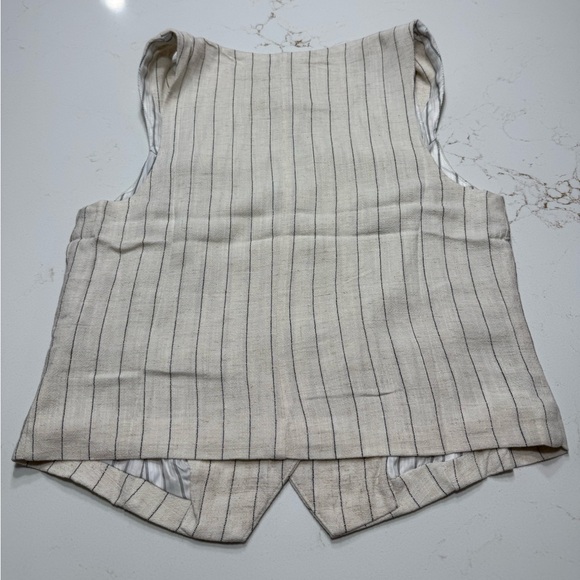 Monteau Linen Blend Vest with Black Stripes - Picture 7 of 8